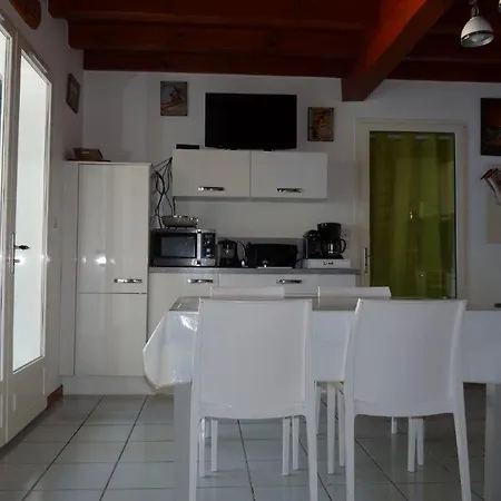 Сasa de vacaciones Maison Mitoyenne Jardin Piscine Tennis *